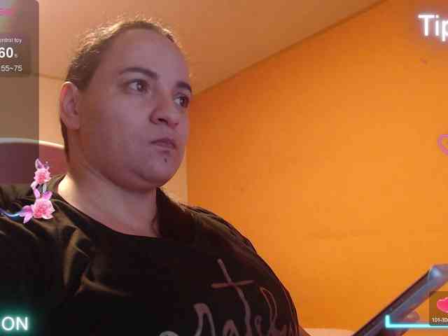 miaabrownn2 webcam
