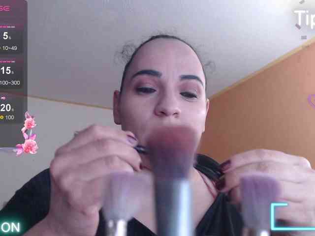 miaabrownn2 webcam