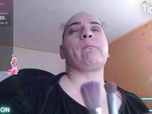 miaabrownn2 webcam