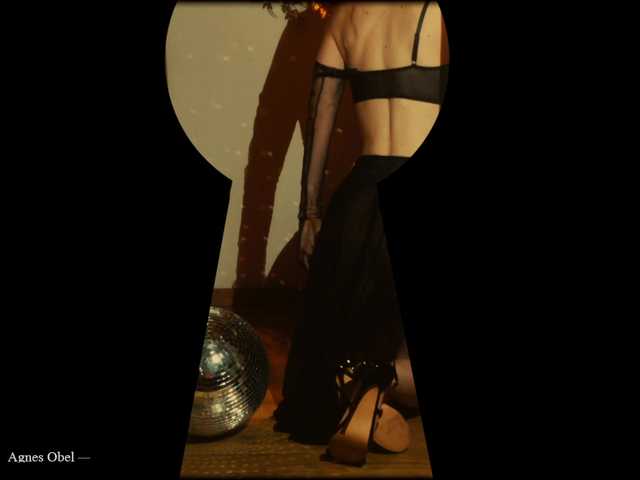 WebCora's BongaCams show and profile