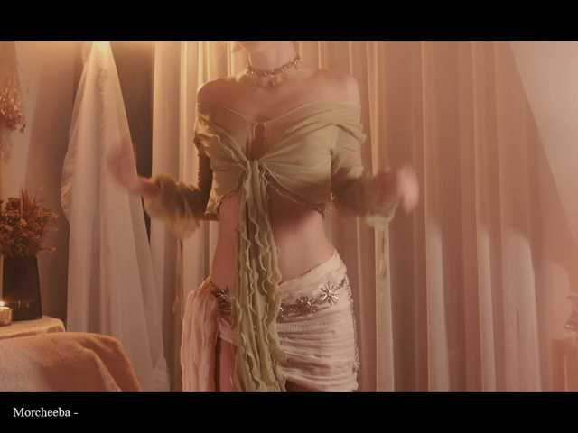 WebCora's BongaCams show and profile