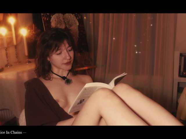 WebCora's BongaCams show and profile