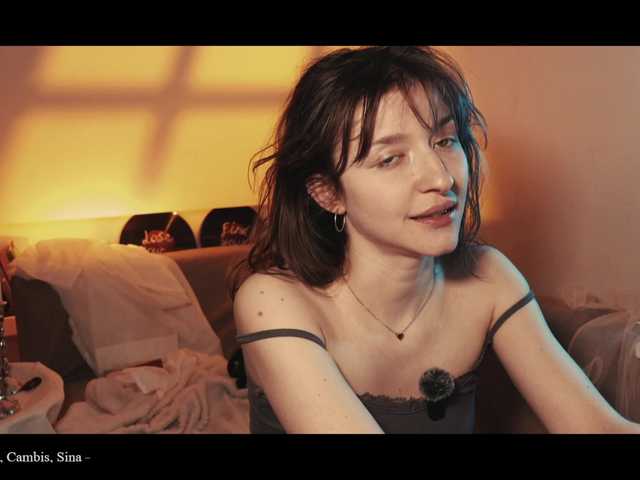 WebCora's BongaCams show and profile