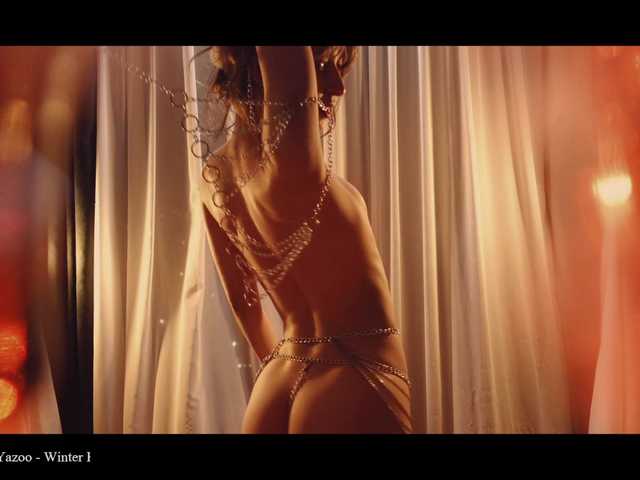 WebCora's BongaCams show and profile