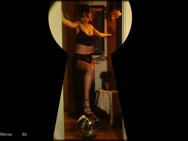 WebCora's BongaCams show and profile