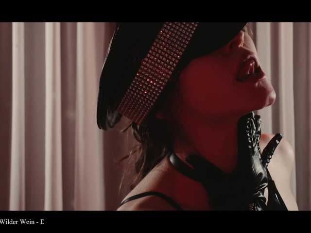 WebCora's BongaCams show and profile