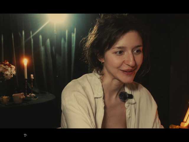 WebCora's BongaCams show and profile