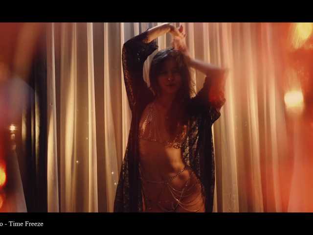 WebCora's BongaCams show and profile