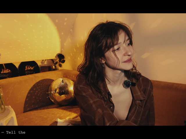 WebCora's BongaCams show and profile