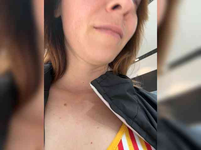 Januaryy Live Webcam on BongaCams Januaryy Live Webcam on BongaCams