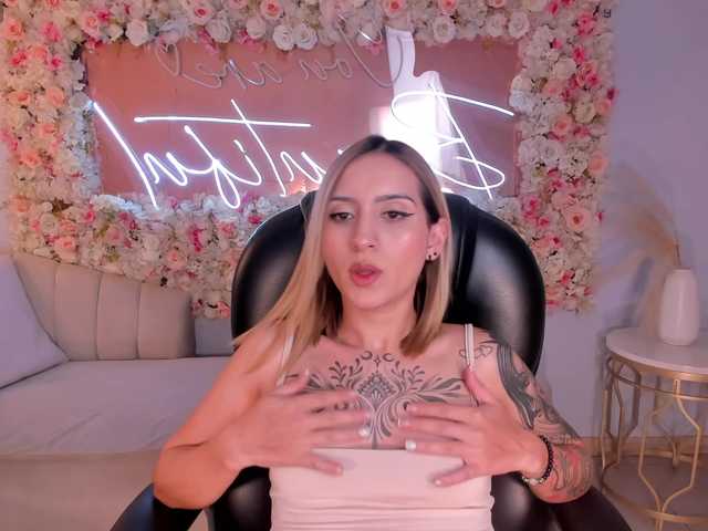 MollySunders's BongaCams show and profile