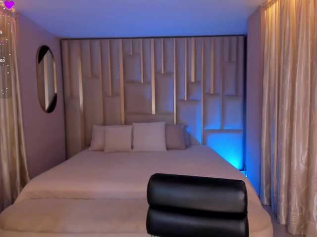 Young MollySunders - sweet, hot and ready to entertain MollySunders from BongaCams