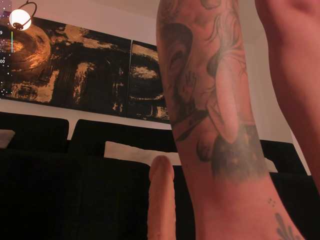 MollySunders's BongaCams show and profile