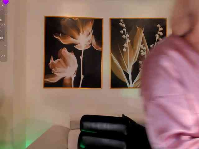 MollySunders webcam