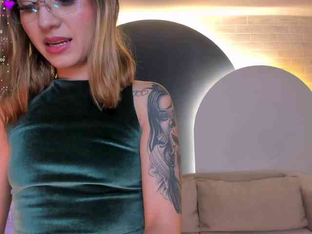 MollySunders webcam