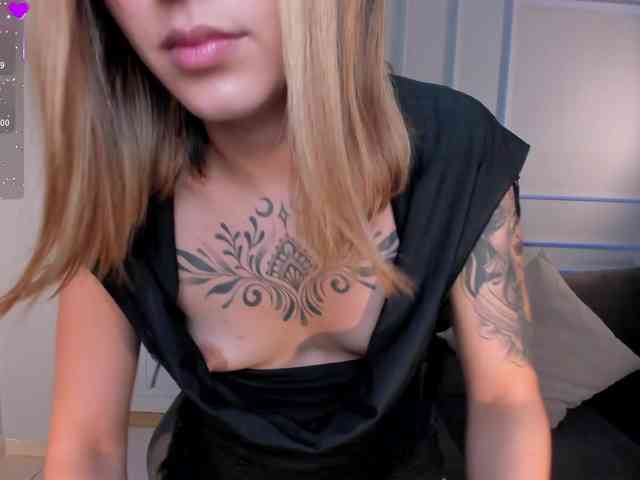 MollySunders webcam