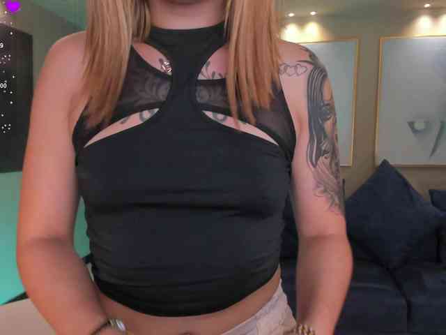 MollySunders webcam