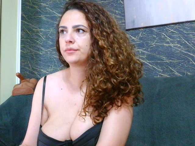 curlygirl35's BongaCams show and profile