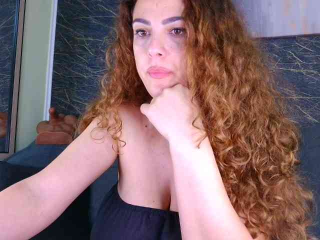 curlygirl35 webcam