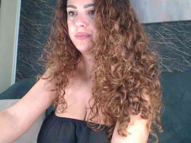 curlygirl35 webcam