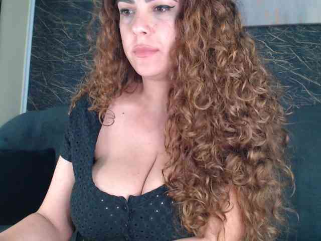 curlygirl35 webcam