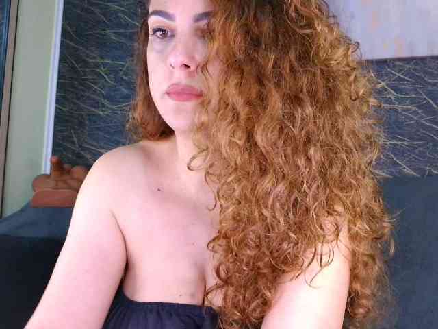 curlygirl35 webcam