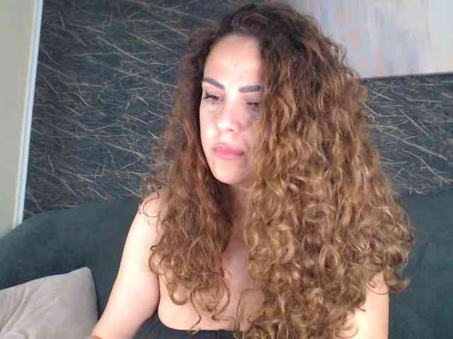 curlygirl35 webcam