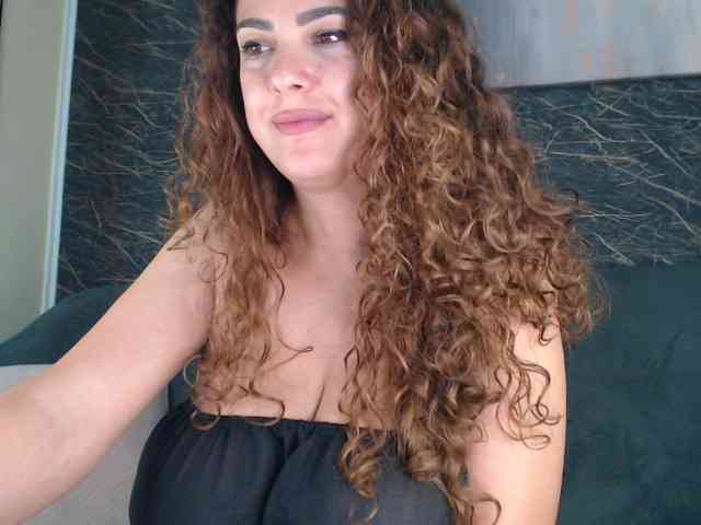 curlygirl35 webcam