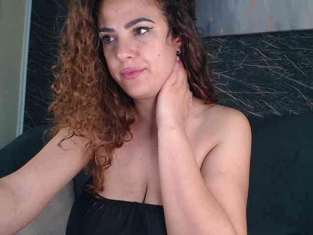 curlygirl35 webcam
