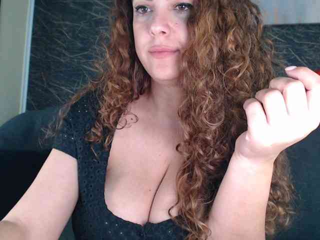 curlygirl35 webcam