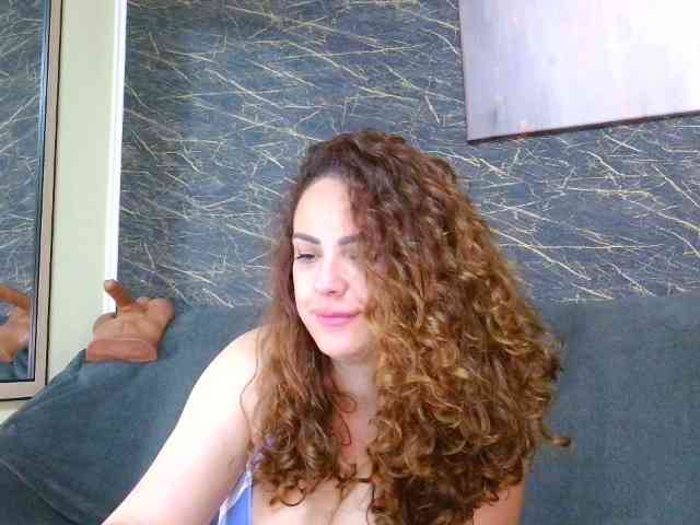 curlygirl35 webcam