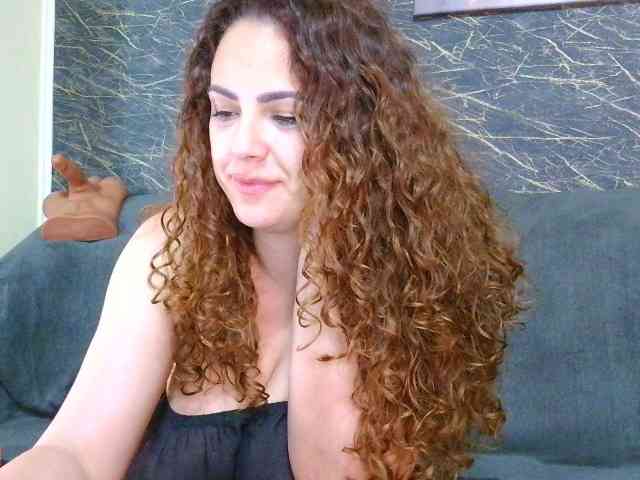 curlygirl35 webcam