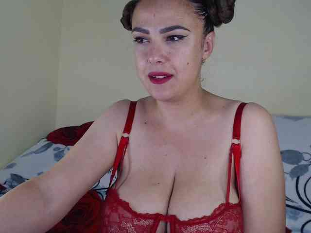 curlygirl35 webcam