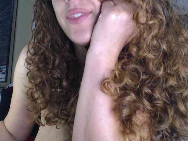 curlygirl35 webcam