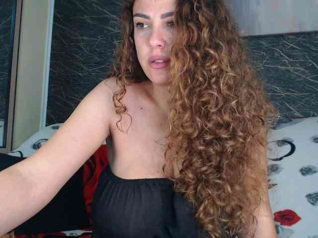 curlygirl35 webcam