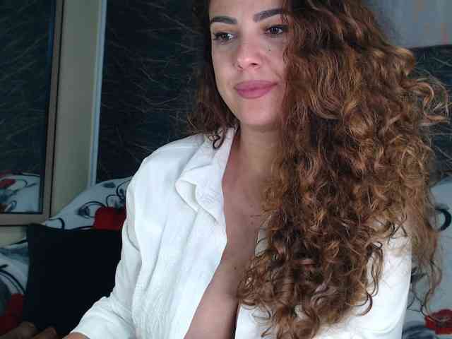 curlygirl35 webcam