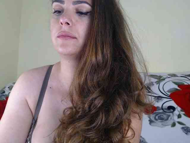 curlygirl35 webcam