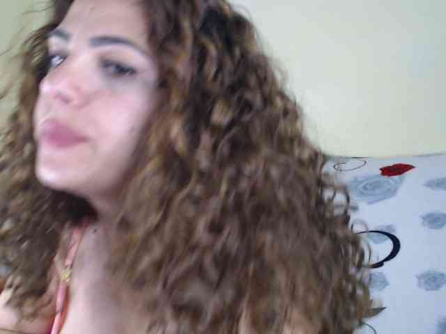 curlygirl35 webcam