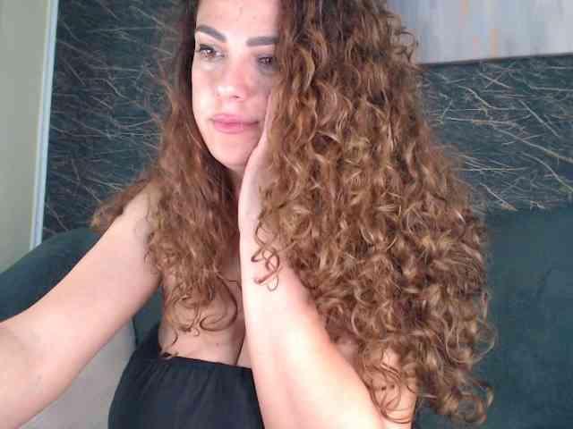 curlygirl35 webcam