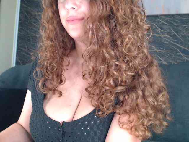 curlygirl35 webcam