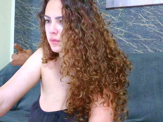 curlygirl35 webcam