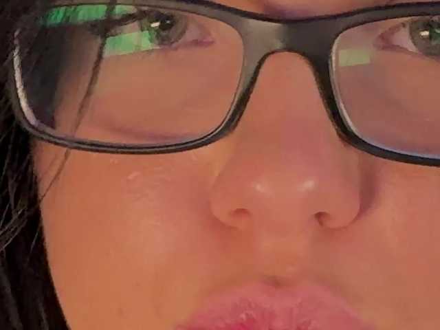 mendi-'s BongaCams show and profile