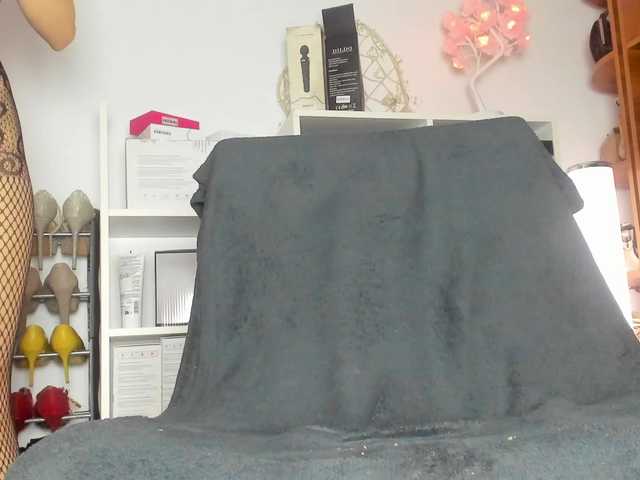 SweetCassie's BongaCams show and profile