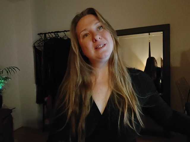 MazyMi's BongaCams show and profile