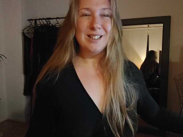 MazyMi's BongaCams show and profile