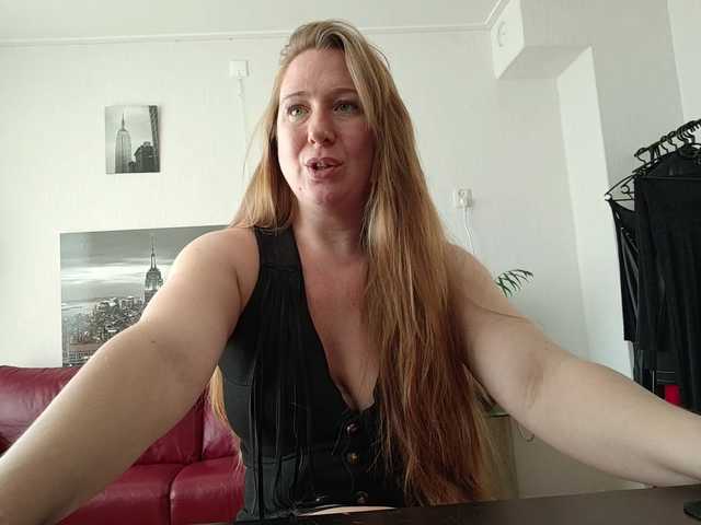 MazyMi's BongaCams show and profile