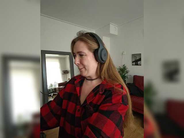 MazyMi's BongaCams show and profile