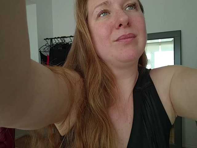 MazyMi's BongaCams show and profile