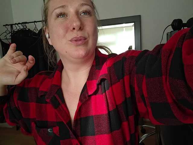 MazyMi's BongaCams show and profile