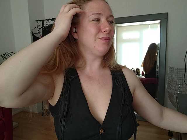 MazyMi's BongaCams show and profile